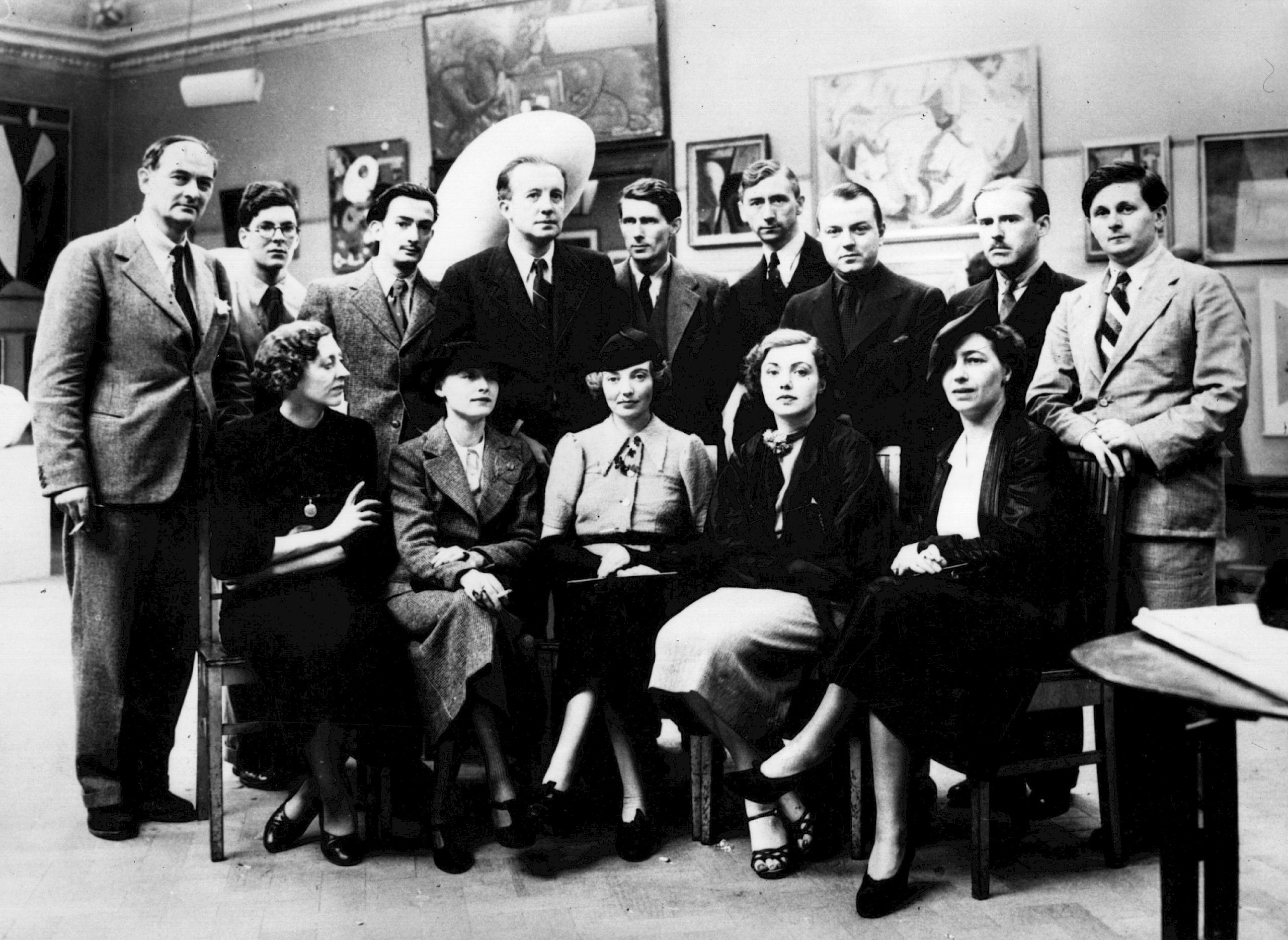 Salvador Dalí majdnem megfulladt saját szürrealista előadásán
