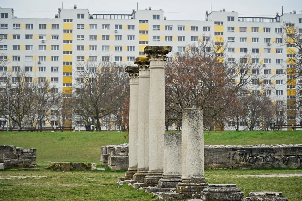 Villány teljes lakossága elférne Magyarország legnagyobb lakóházában