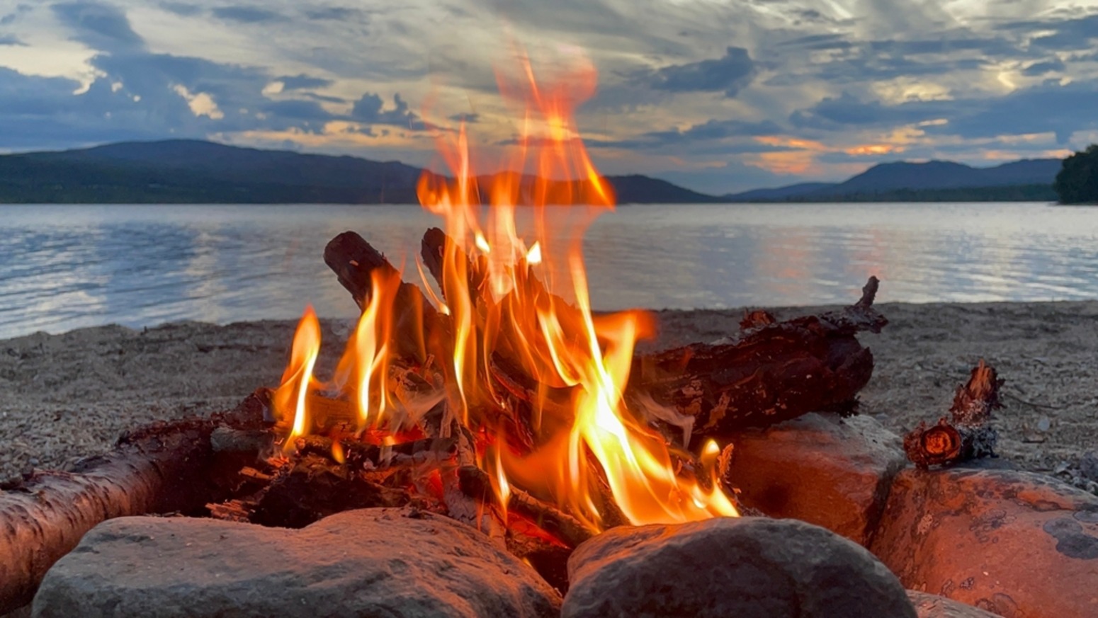 3+1 tipp, ha tökéletes tábortűz köré gyűlnétek össze - Hamu és Gyémánt