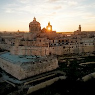 Joshua Kettle / Unsplash